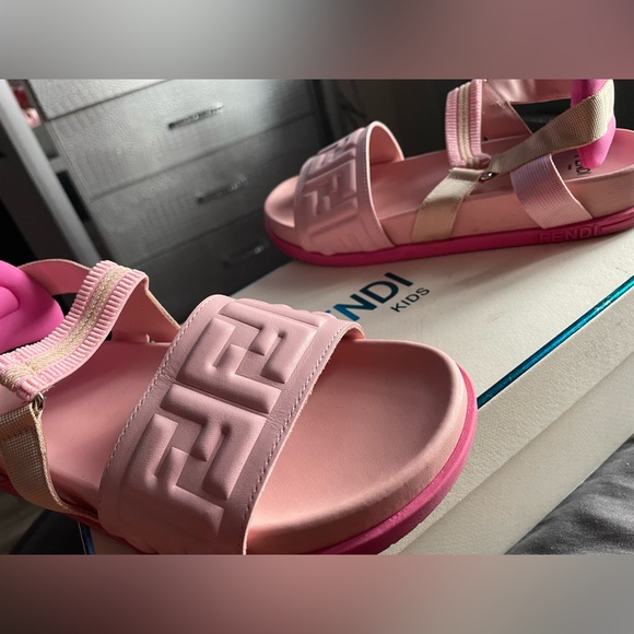 Fendi Kids Light Pink Logo Sandals - Picture 2 of 7